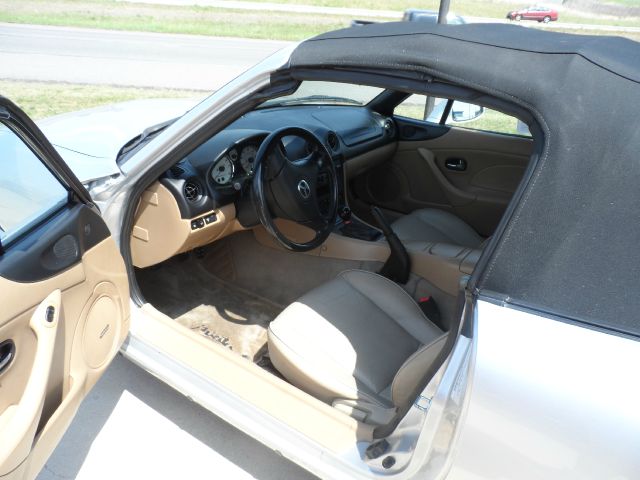 Mazda MX-5 Miata 2002 photo 3