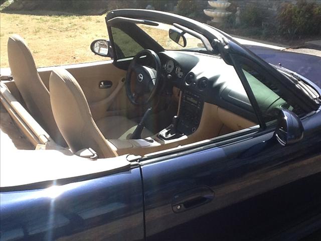 Mazda MX-5 Miata 2002 photo 2