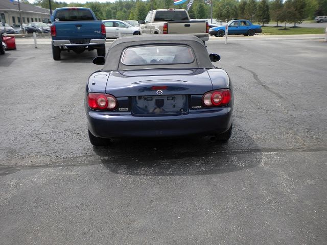 Mazda MX-5 Miata 2002 photo 12