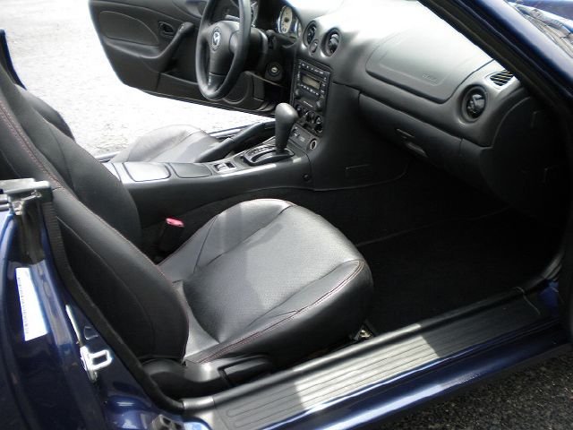 Mazda MX-5 Miata 2002 photo 6