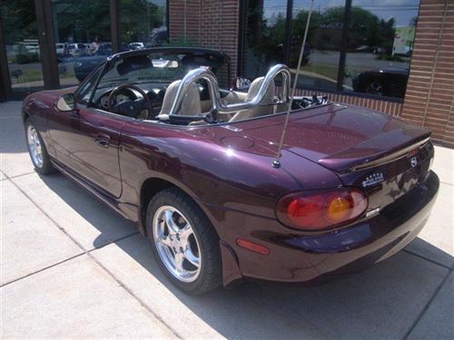 Mazda MX-5 Miata 2002 photo 2