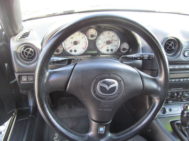 Mazda MX-5 Miata 2002 photo 2