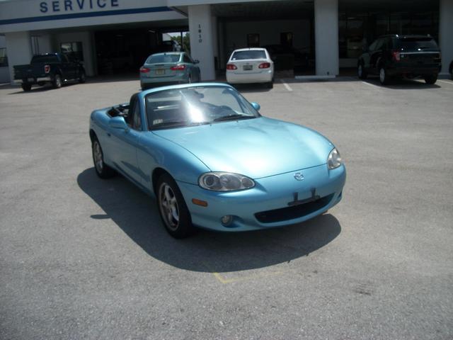 Mazda MX-5 Miata Base Convertible