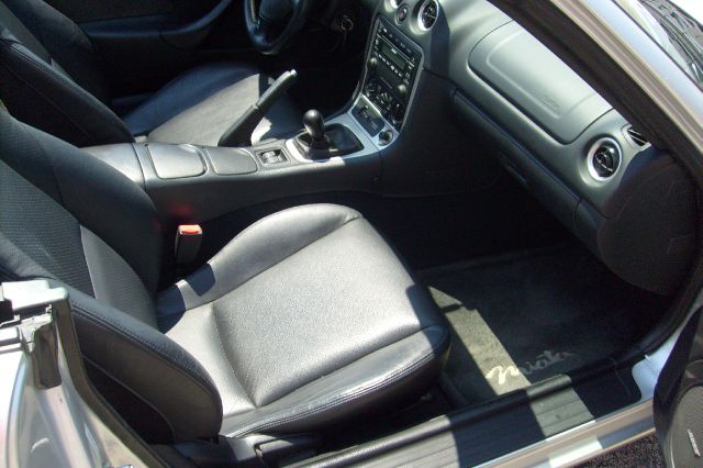 Mazda MX-5 Miata 2003 photo 2