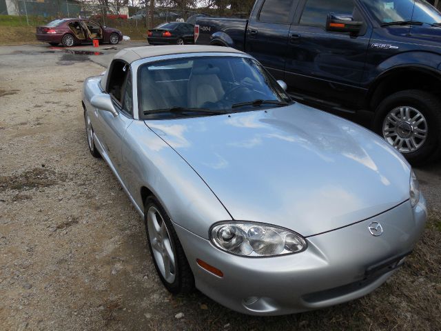 Mazda MX-5 Miata 2003 photo 2