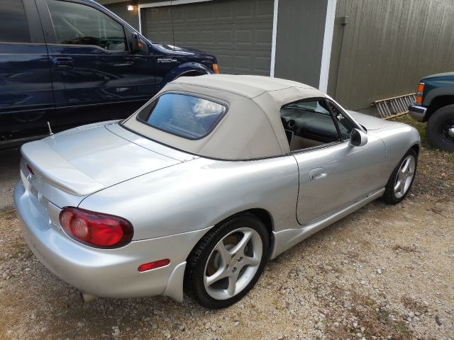 Mazda MX-5 Miata 2003 photo 4