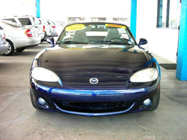 Mazda MX-5 Miata 2003 photo 2