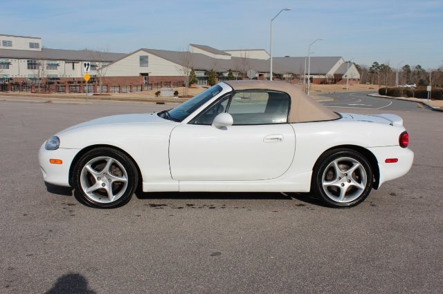 Mazda MX-5 Miata 2003 photo 3
