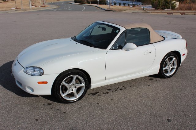 Mazda MX-5 Miata 2003 photo 4