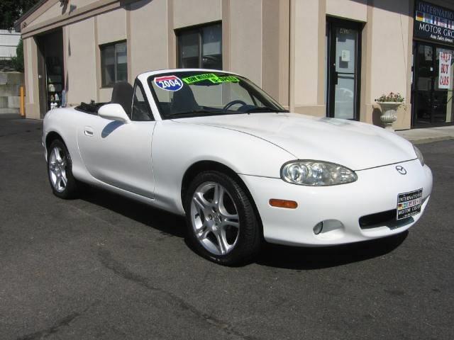Mazda MX-5 Miata 2004 photo 2
