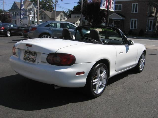 Mazda MX-5 Miata 2004 photo 4