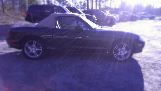 Mazda MX-5 Miata 2004 photo 2