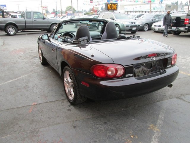 Mazda MX-5 Miata 2004 photo 4