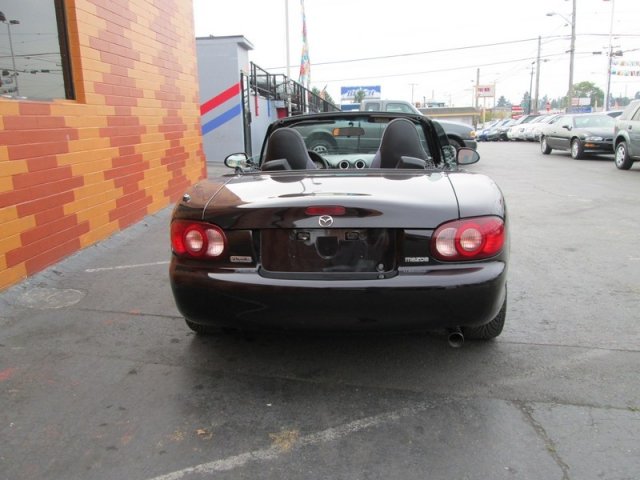 Mazda MX-5 Miata 2004 photo 3