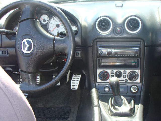 Mazda MX-5 Miata 2005 photo 3