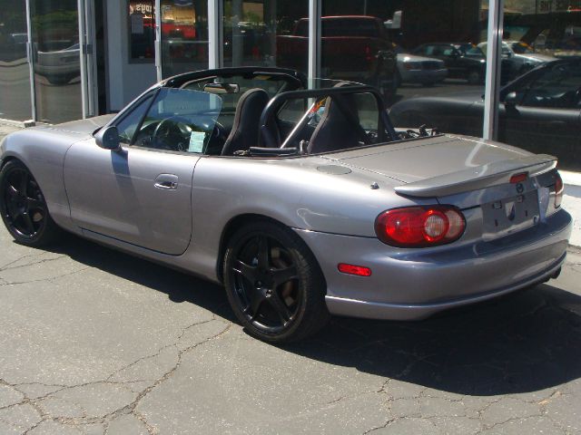 Mazda MX-5 Miata 2005 photo 4