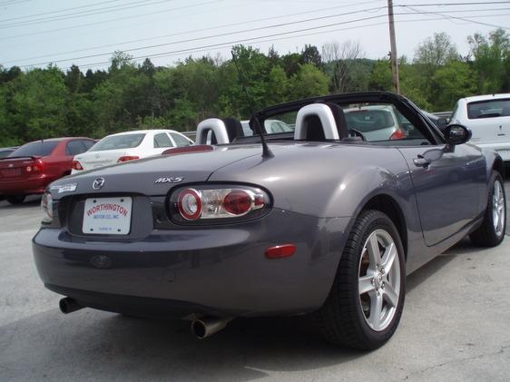 Mazda MX-5 Miata SC Convertible