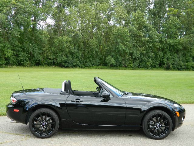 Mazda MX-5 Miata 2006 photo 2
