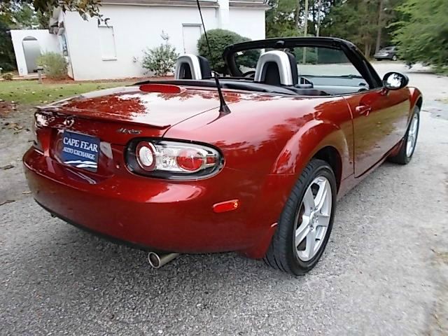 Mazda MX-5 Miata 2006 photo 2