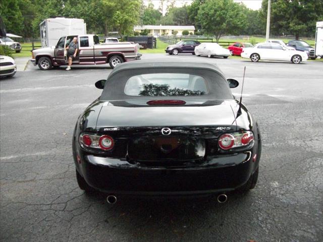 Mazda MX-5 Miata 2006 photo 4