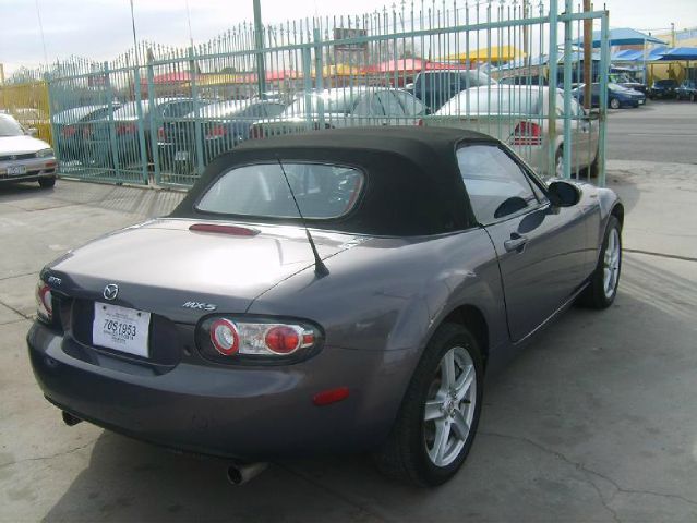 Mazda MX-5 Miata Base Convertible
