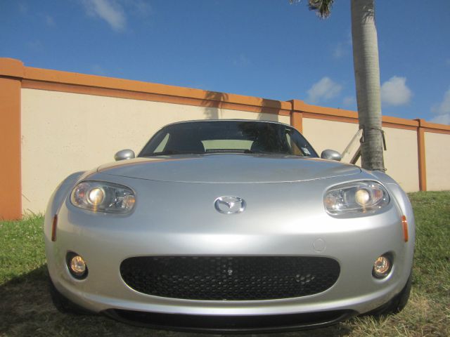 Mazda MX-5 Miata 2006 photo 2