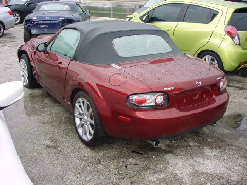 Mazda MX-5 Miata 2006 photo 2