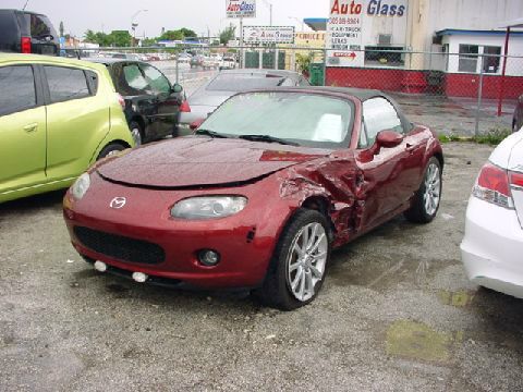 Mazda MX-5 Miata 2006 photo 4