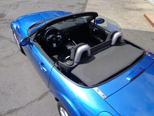 Mazda MX-5 Miata 2006 photo 13