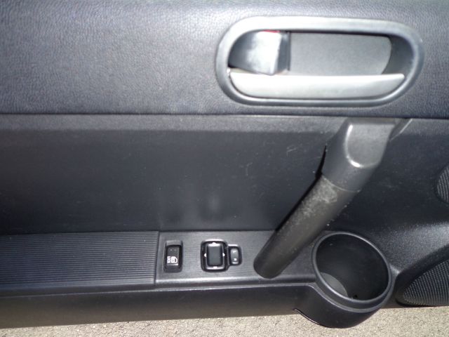 Mazda MX-5 Miata 2006 photo 14