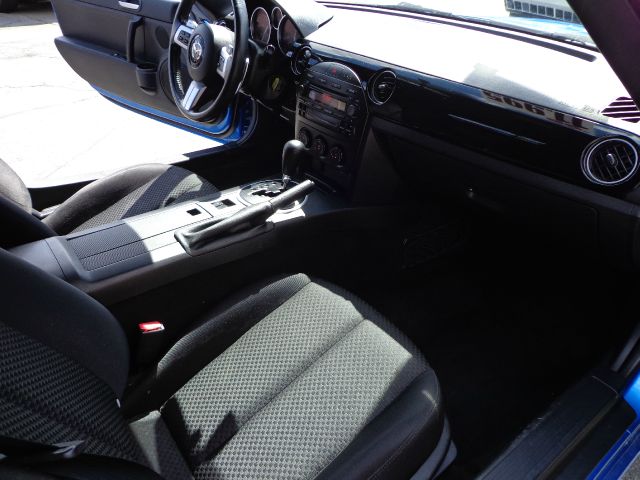 Mazda MX-5 Miata 2006 photo 18