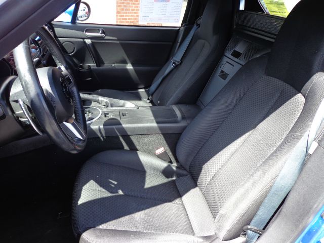 Mazda MX-5 Miata 2006 photo 19