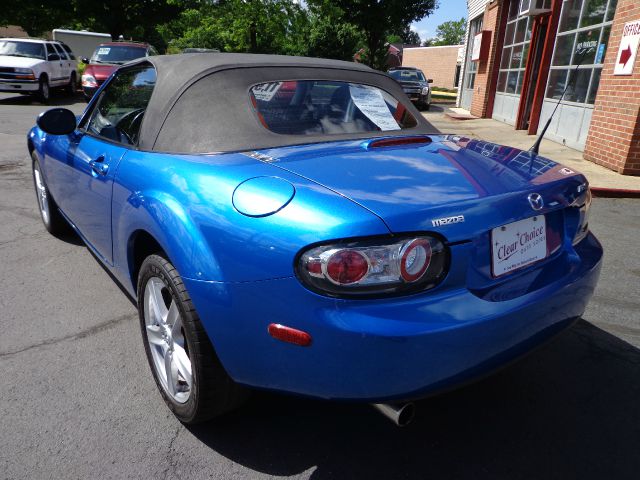 Mazda MX-5 Miata 2006 photo 22