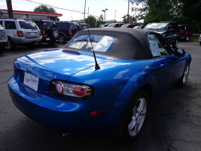 Mazda MX-5 Miata 2006 photo 9