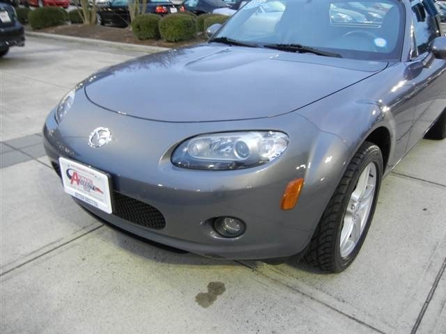 Mazda MX-5 Miata 2006 photo 2