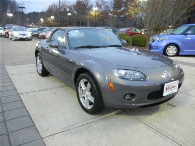 Mazda MX-5 Miata 2006 photo 4
