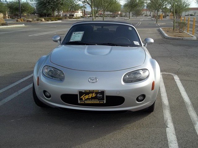 Mazda MX-5 Miata 2006 photo 2