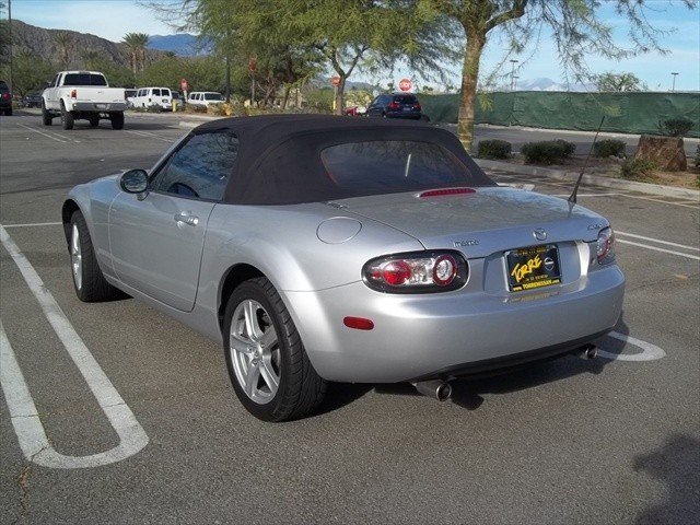 Mazda MX-5 Miata 2006 photo 5