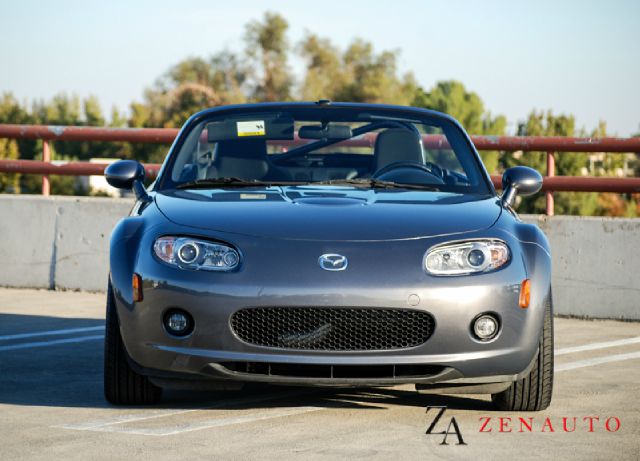 Mazda MX-5 Miata 2000 Ford XL Convertible