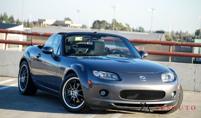 Mazda MX-5 Miata 2006 photo 4