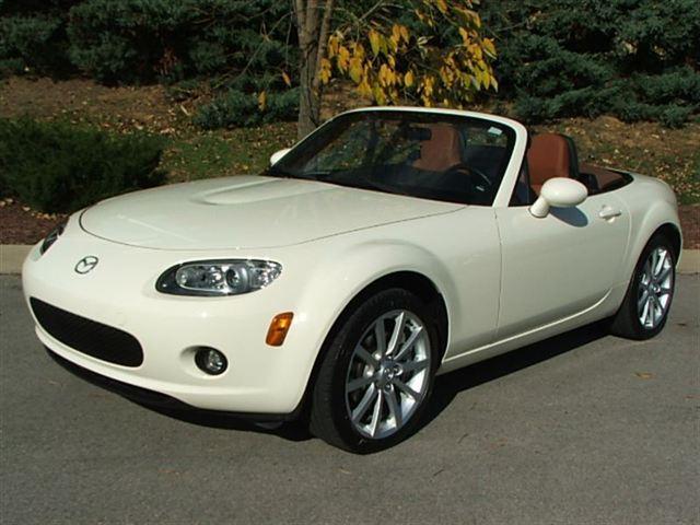 Mazda MX-5 Miata 2dr Cpe 3.2L Coupe Convertible