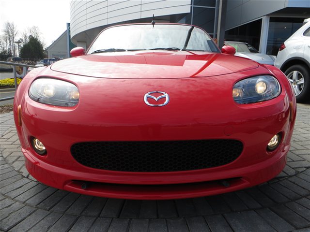 Mazda MX-5 Miata 2dr Cpe 3.2L Coupe Unspecified