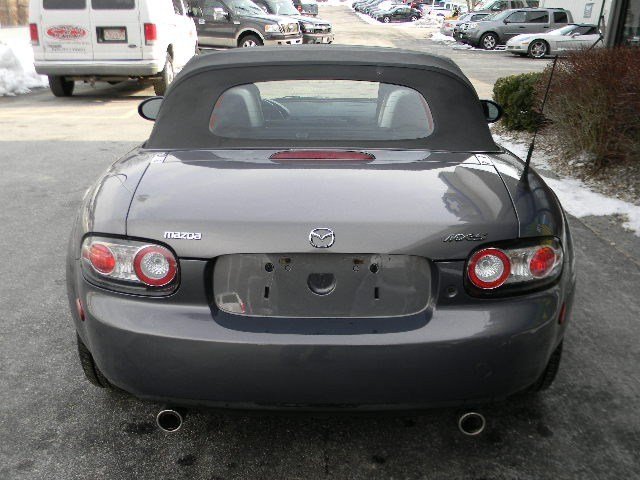 Mazda MX-5 Miata 2007 photo 2