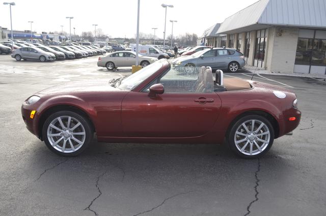 Mazda MX-5 Miata 2dr Cpe 3.2L Coupe Unspecified