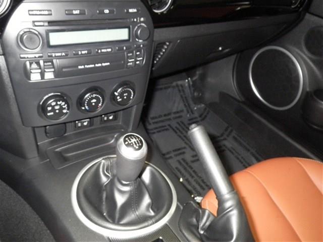Mazda MX-5 Miata 2008 photo 26