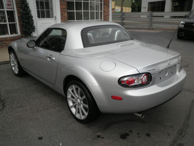 Mazda MX-5 Miata AWD 4dr SX Convertible