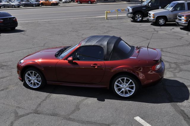 Mazda MX-5 Miata 2010 photo 2