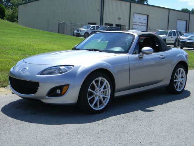 Mazda MX-5 Miata 2011 photo 3