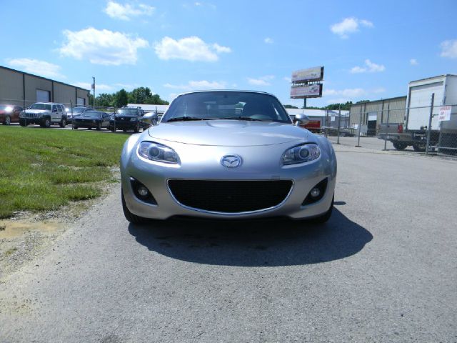 Mazda MX-5 Miata 2011 photo 4