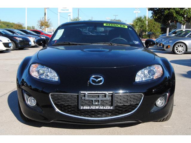 Mazda MX-5 Miata 2011 photo 2